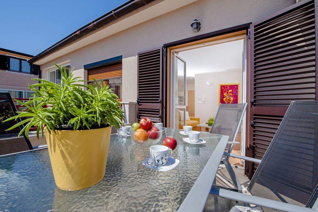 Apartments Karmen Rovinj Exterior photo