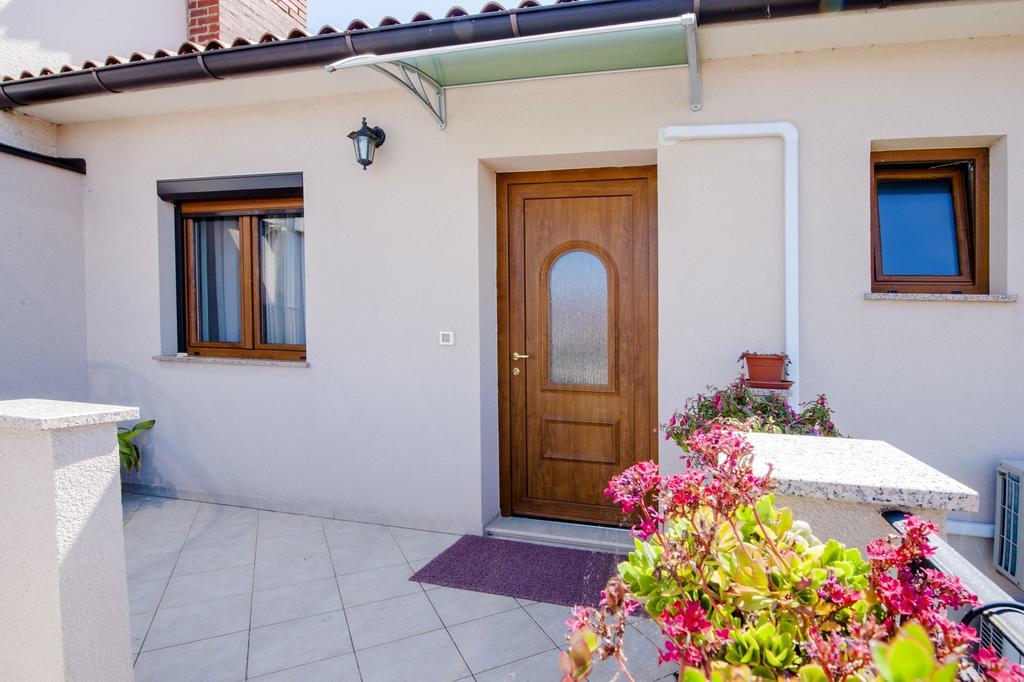 Apartments Karmen Rovinj Exterior photo