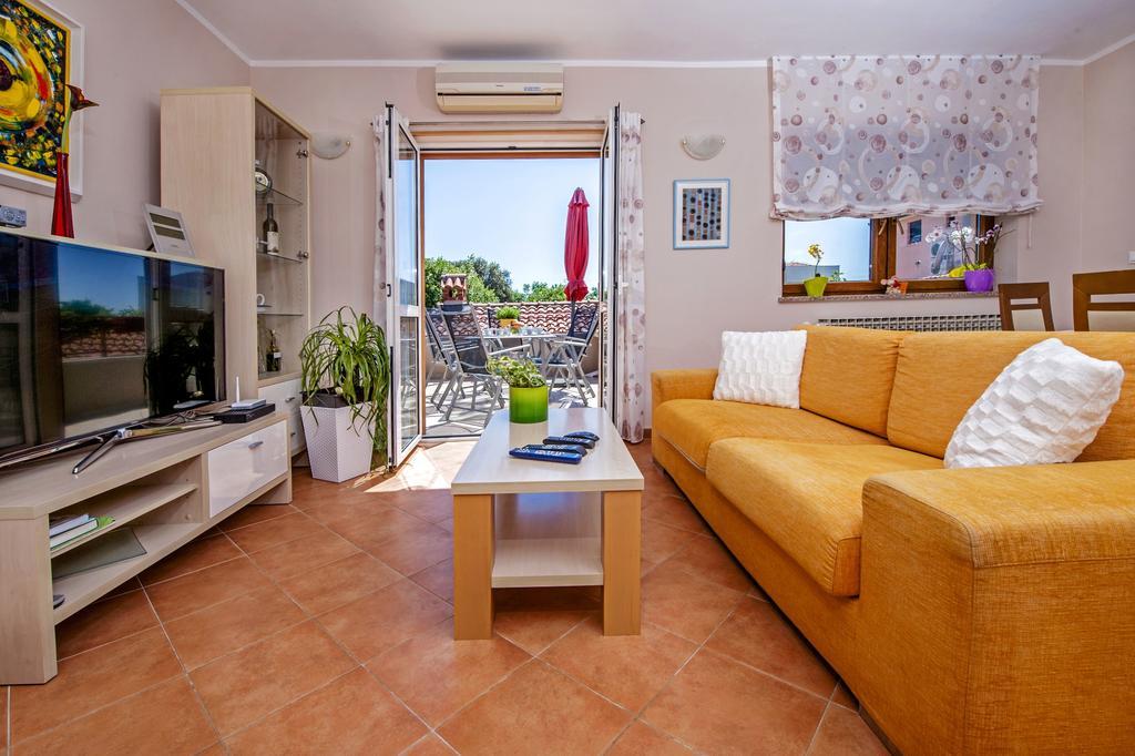 Apartments Karmen Rovinj Exterior photo