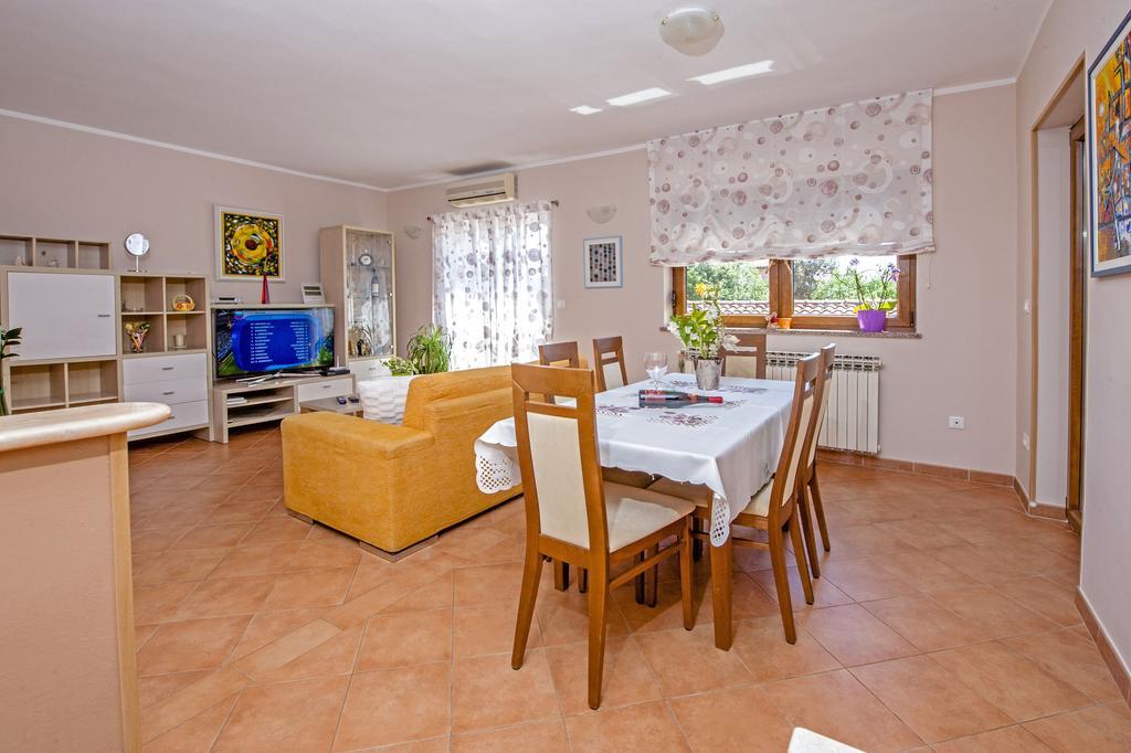 Apartments Karmen Rovinj Exterior photo