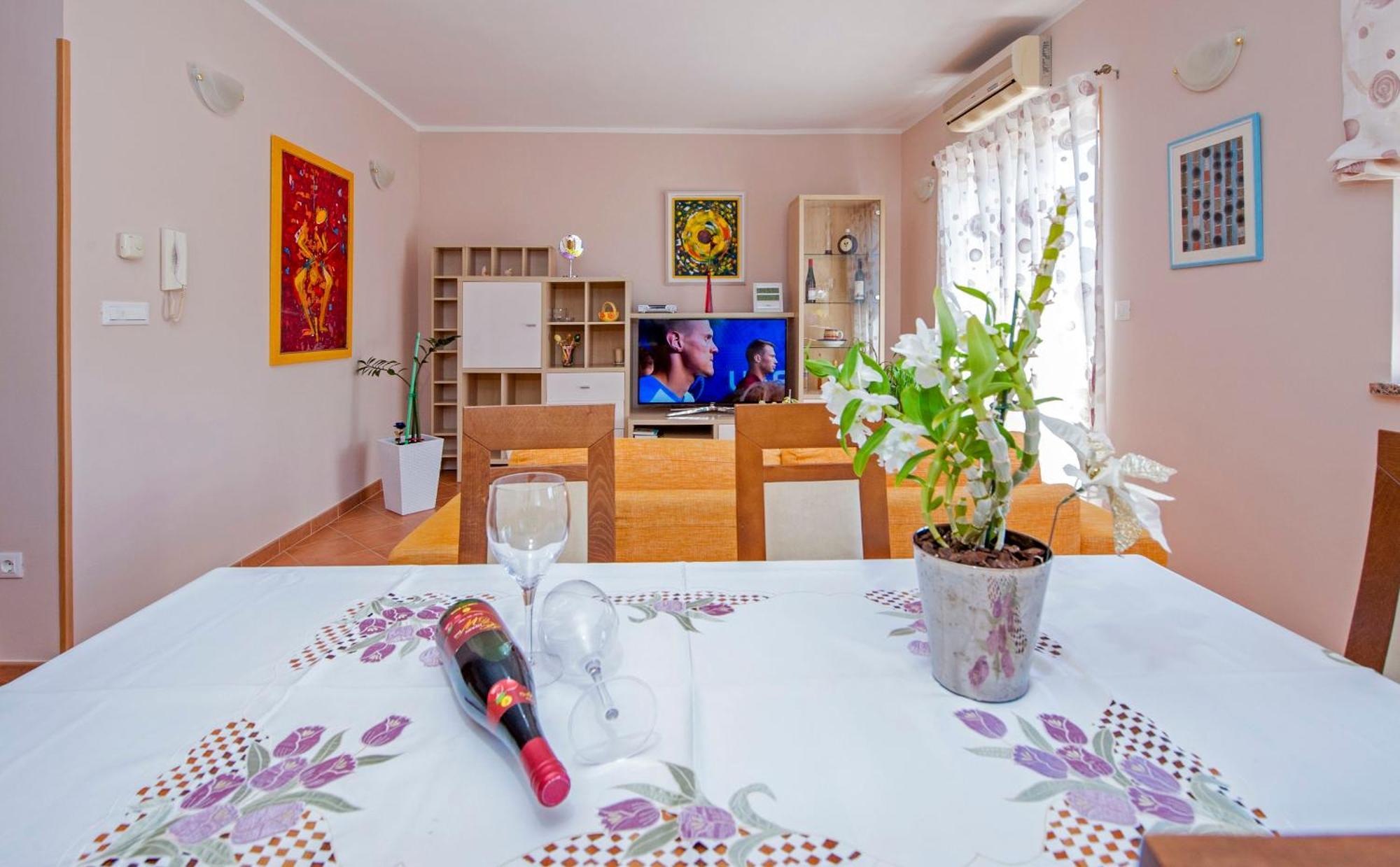 Apartments Karmen Rovinj Exterior photo
