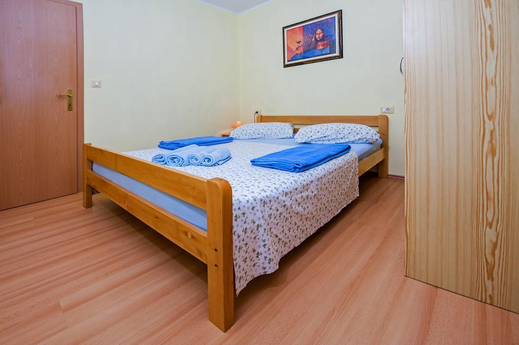 Apartments Karmen Rovinj Exterior photo