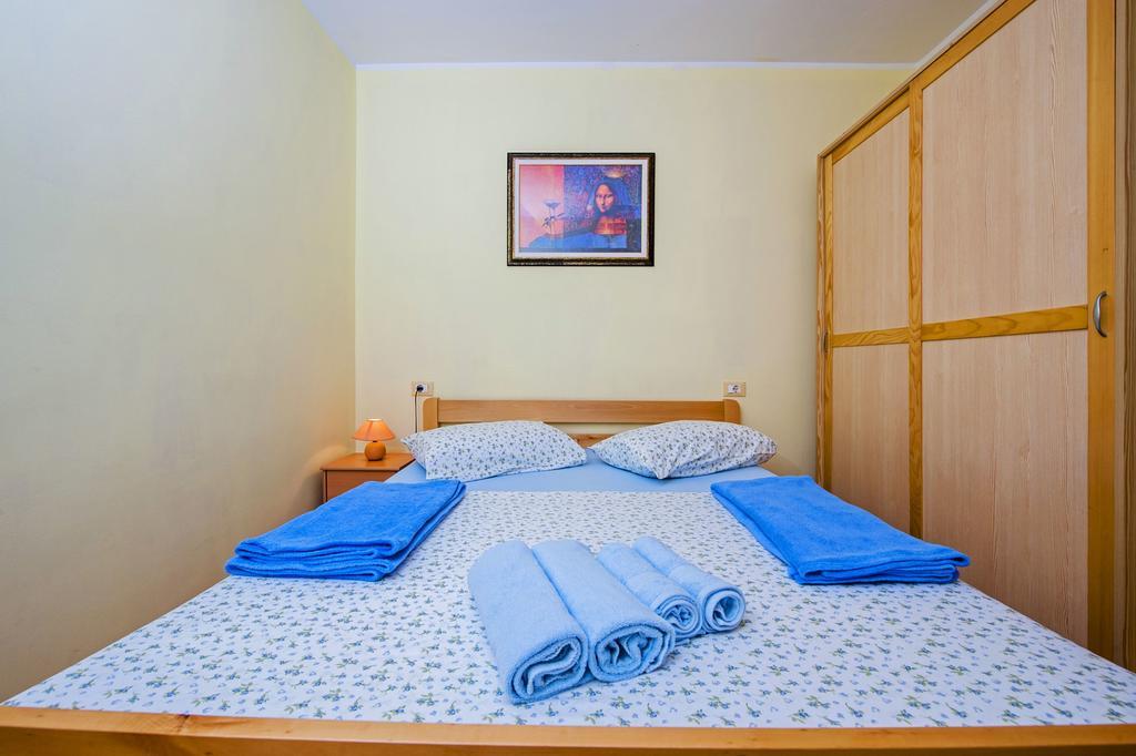 Apartments Karmen Rovinj Exterior photo